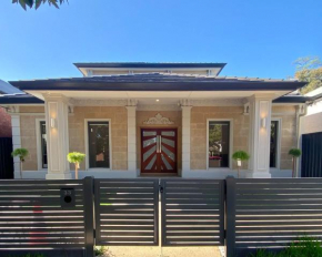 New Spacious Luxury 5 Bedroom Mansion in Unley
